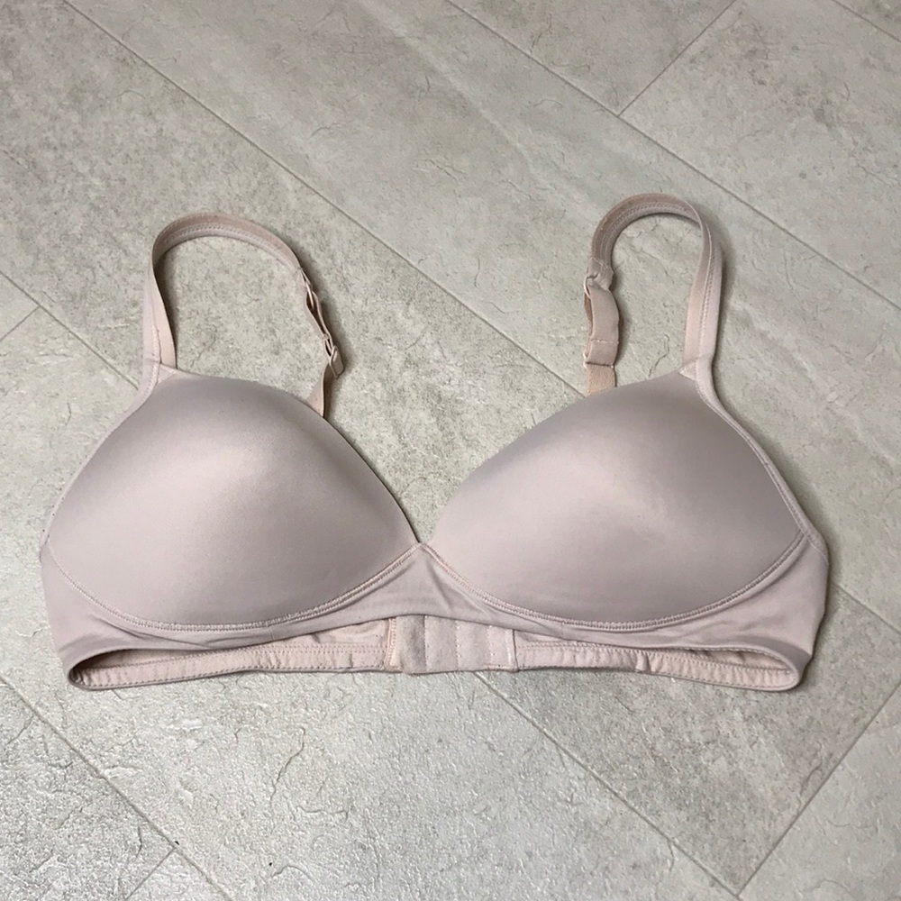 Warner’s Bra Sz 36C Nude Wireless Cream Tan